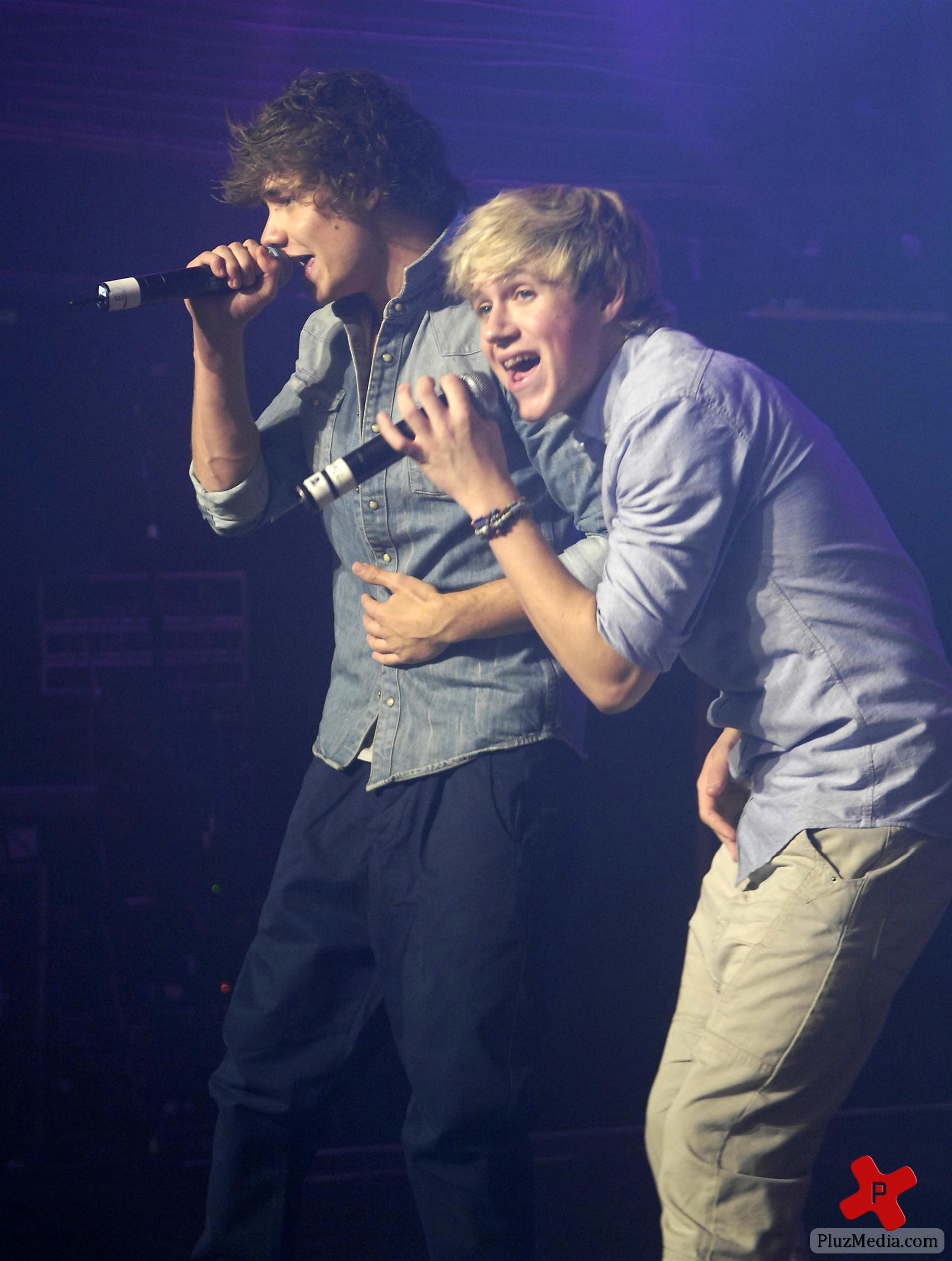 One Direction perform live at G-A-Y nightclub photos | Picture 80787